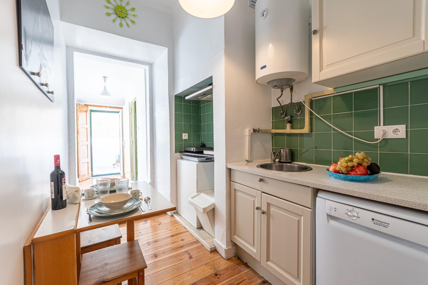 Spacious Apartment With Terrace At Graca Lisboa Екстериор снимка