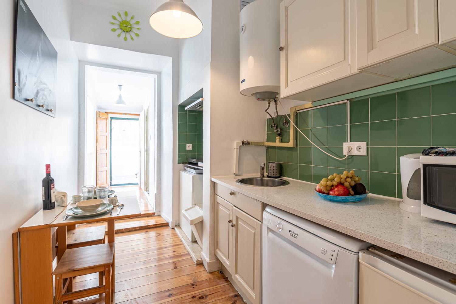 Spacious Apartment With Terrace At Graca Lisboa Екстериор снимка